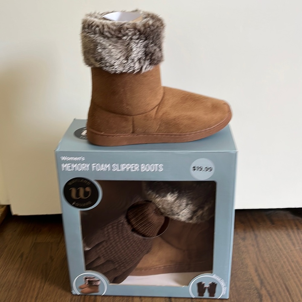 Memory Foam slipper boots size small- shoe sizes 7-8